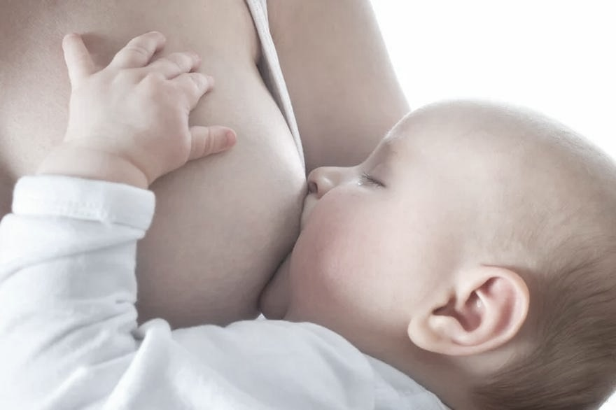 Dieta mamy karmiącej piersią – forum, jadłospisy i doświadczenia